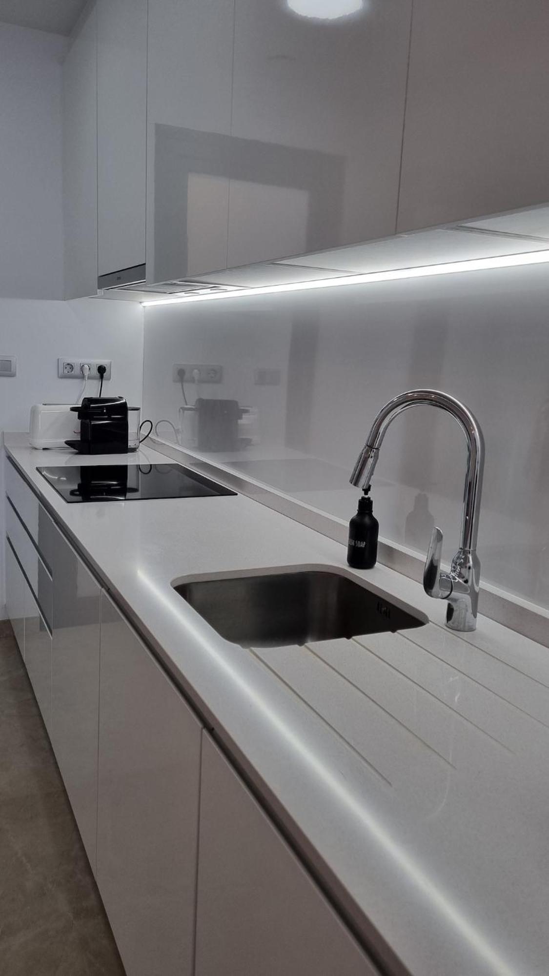Sunset Cliffs Seaside Apartment 貝尼多姆 外观 照片